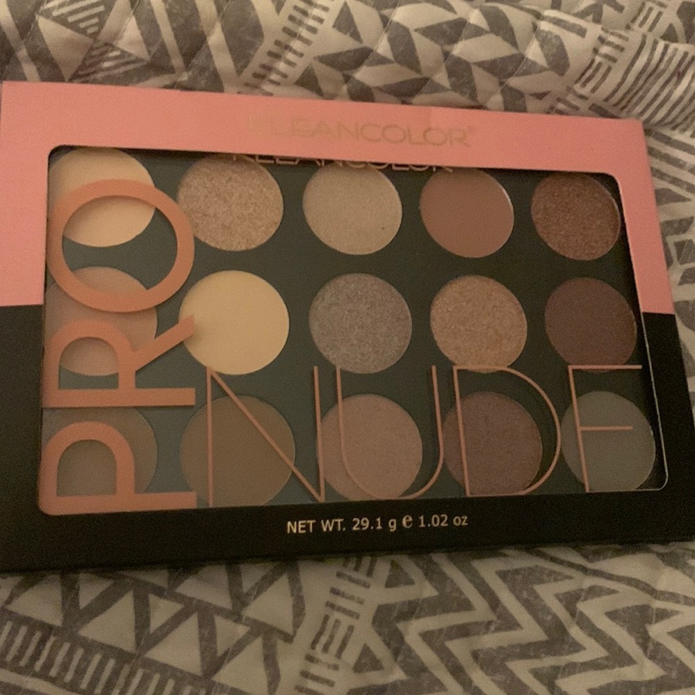 Eye shadow